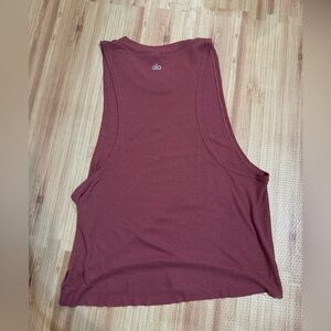 Alo rose color ribbed tank top. Size small.. runs big. Excellent condition.